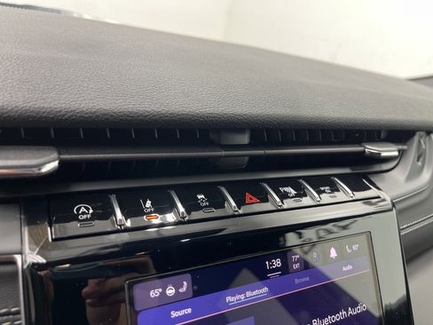 New 2025 Jeep Grand Cherokee Altitude image 14