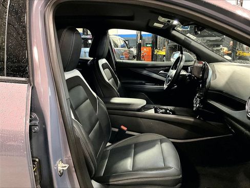 Used 2024 Chevrolet Blazer EV LT AWD/4WD image 11