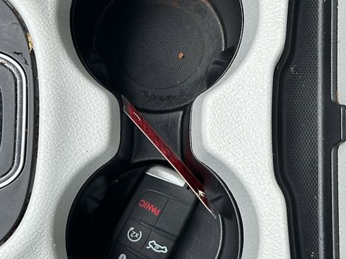 Used 2020 Jeep Cherokee Latitude Plus image 35