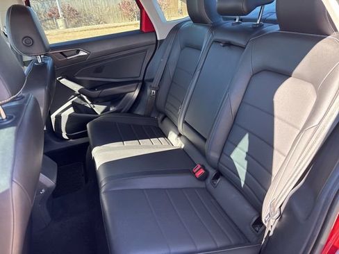Used 2022 Volkswagen Jetta SE image 20