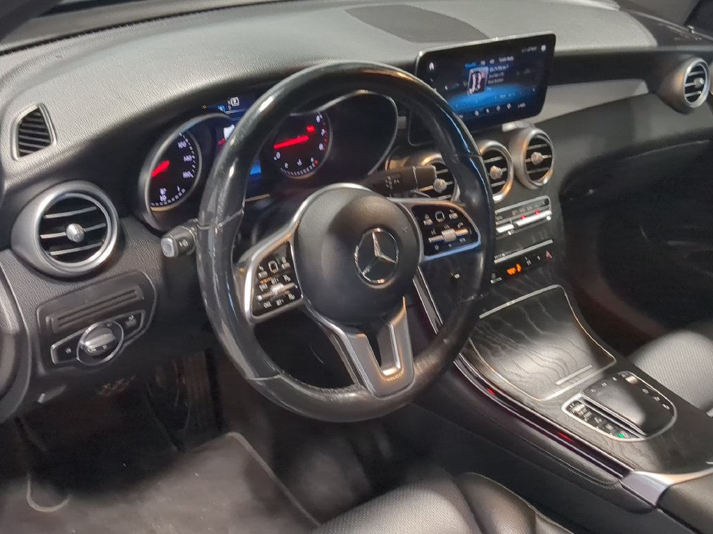 Used 2021 Mercedes-Benz GLC 300 4MATIC image 11