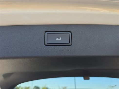 New 2026 Volkswagen Tiguan SE image 21