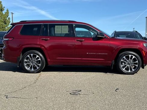 Used 2021 Jeep Grand Cherokee L Overland w/ Advanced Protech Group III AWD/4WD image 3