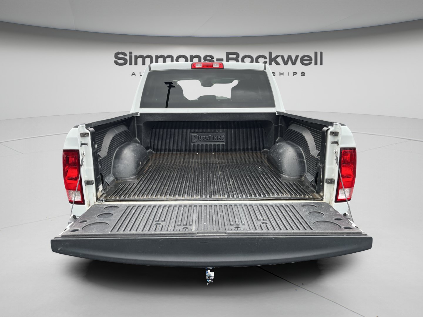 Used 2023 RAM 1500 Classic SLT w/ Protection Group AWD/4WD image 9