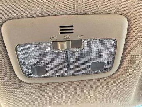 Used 2016 Toyota Corolla LE image 24