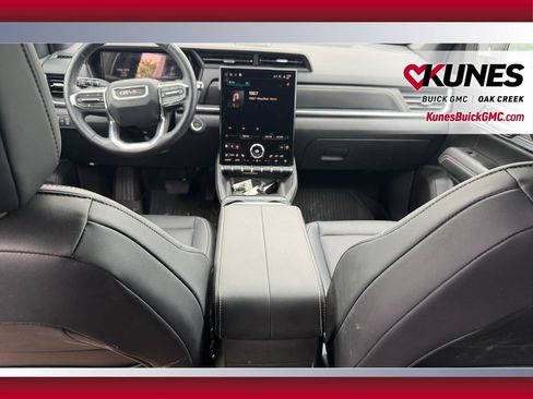 Used 2025 GMC Terrain Elevation w/ Elevation Premium Package AWD/4WD image 6