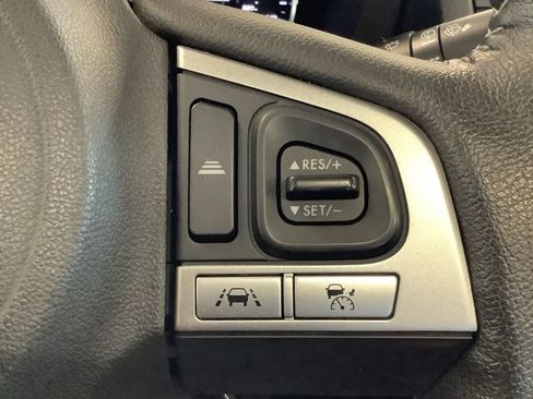 Used 2018 Subaru Forester 2.5i Touring AWD/4WD image 21