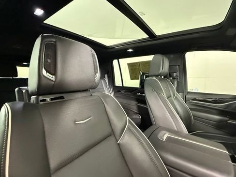 Used 2022 Cadillac Escalade ESV Sport w/ Touring Package AWD/4WD image 35