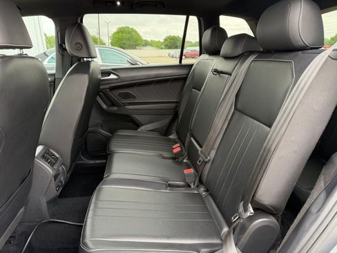 Used 2022 Volkswagen Tiguan SE R-Line image 21