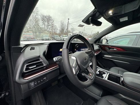 New 2026 Chevrolet Traverse Z71 w/ Enhanced Driving Package image 2