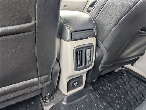 Used 2020 Jeep Compass Latitude AWD/4WD image 22