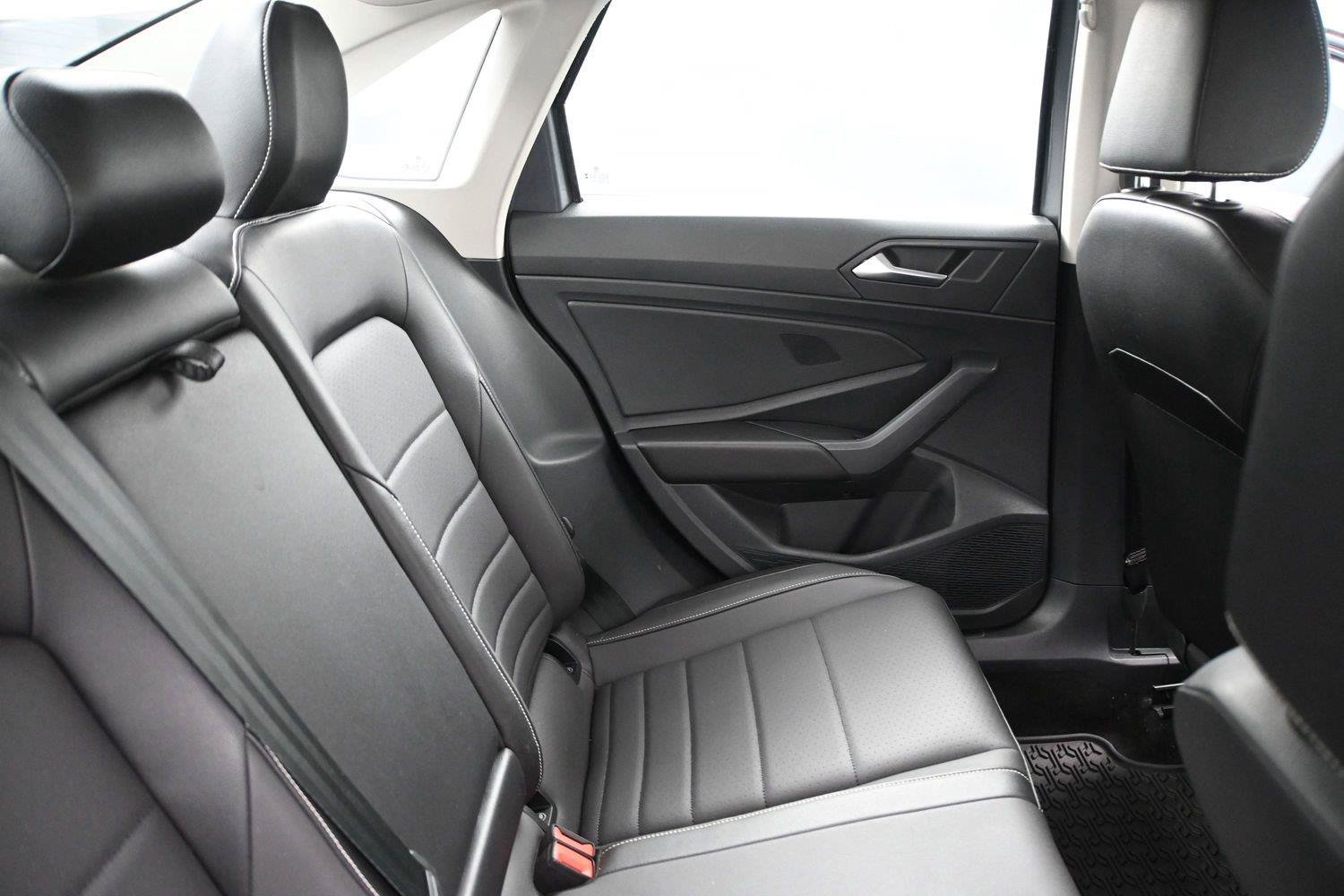 Certified 2023 Volkswagen Jetta SE FWD image 16