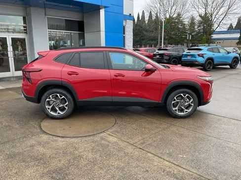 New 2026 Chevrolet Trax LT w/ Driver Confidence Package image 10