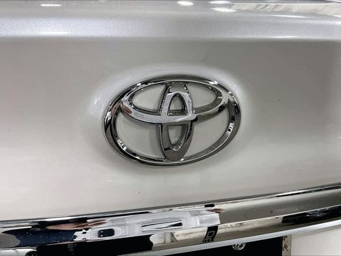 Used 2015 Toyota Camry XLE image 30