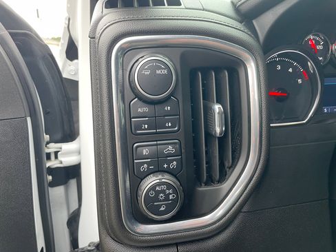 Used 2022 Chevrolet Silverado 3500 LTZ image 27