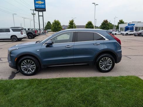 Used 2025 Cadillac XT4 Premium Luxury AWD/4WD image 11