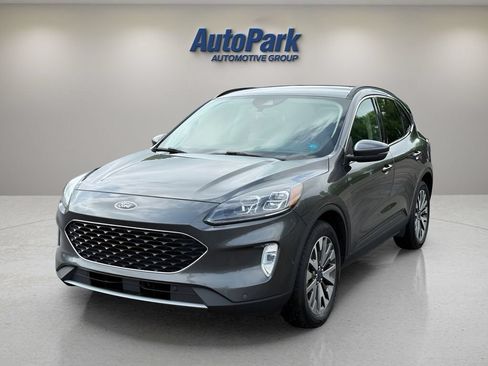 Used 2020 Ford Escape Titanium AWD/4WD image 3