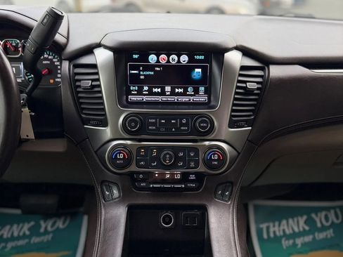 Used 2017 Chevrolet Suburban LT RWD image 9