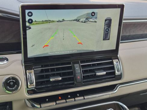 Used 2024 Lincoln Navigator Reserve AWD/4WD image 13