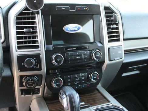 Used 2016 Ford F150 Lariat AWD/4WD image 23