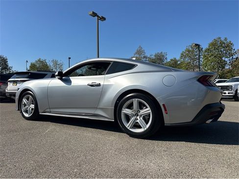 New 2026 Ford Mustang Coupe image 4