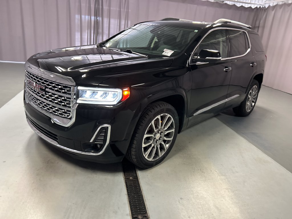 Used 2023 GMC Acadia Denali w/ Denali Ultimate Package AWD/4WD image 3