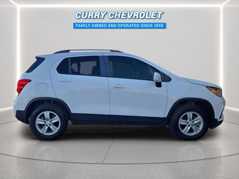 Used 2022 Chevrolet Trax LT w/ LT Convenience Package image 22