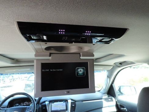 Used 2019 Chevrolet Suburban Premier image 19