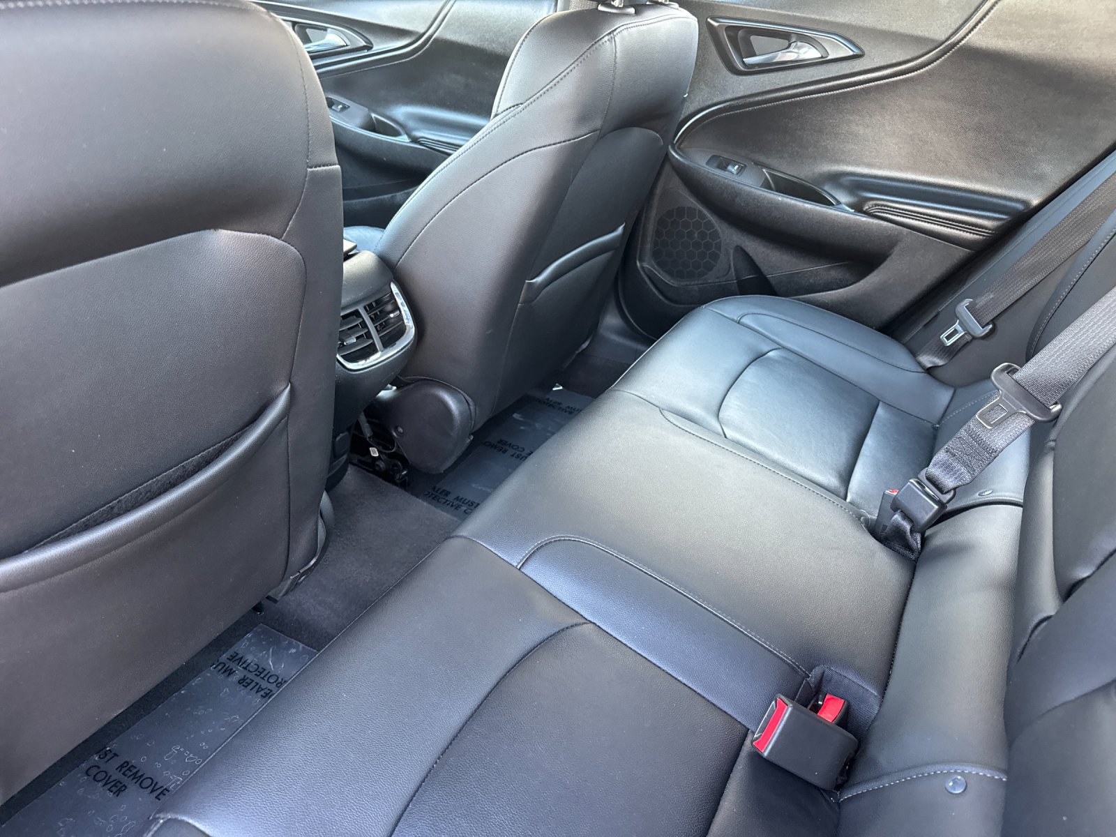 Used 2017 Chevrolet Malibu LT w/ Leather Package FWD image 12