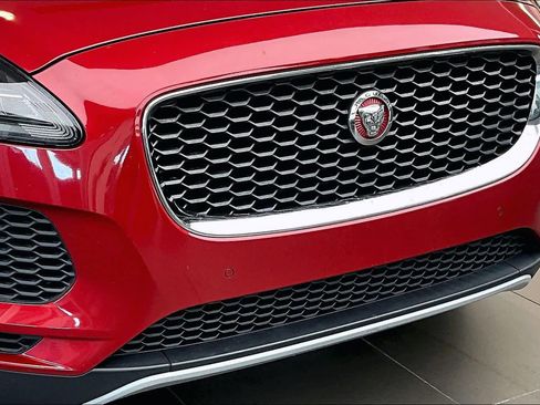 Used 2019 Jaguar E-PACE S image 33