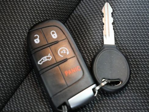 Used 2019 Dodge Charger SXT image 26