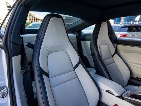 Used 2025 Porsche 911 Carrera image 30