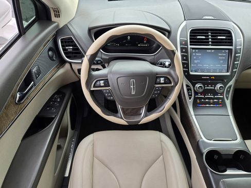 Used 2019 Lincoln Nautilus Reserve AWD/4WD image 13