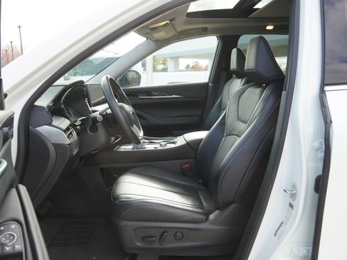 Used 2023 INFINITI QX60 Pure image 19