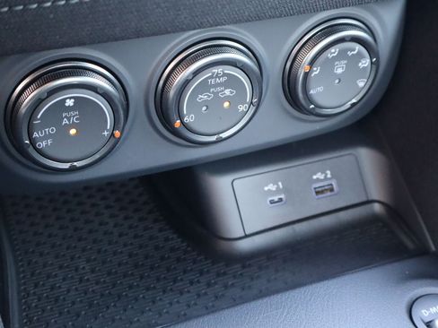 Used 2026 Nissan Z Sport w/ Floor Mat Package RWD image 19