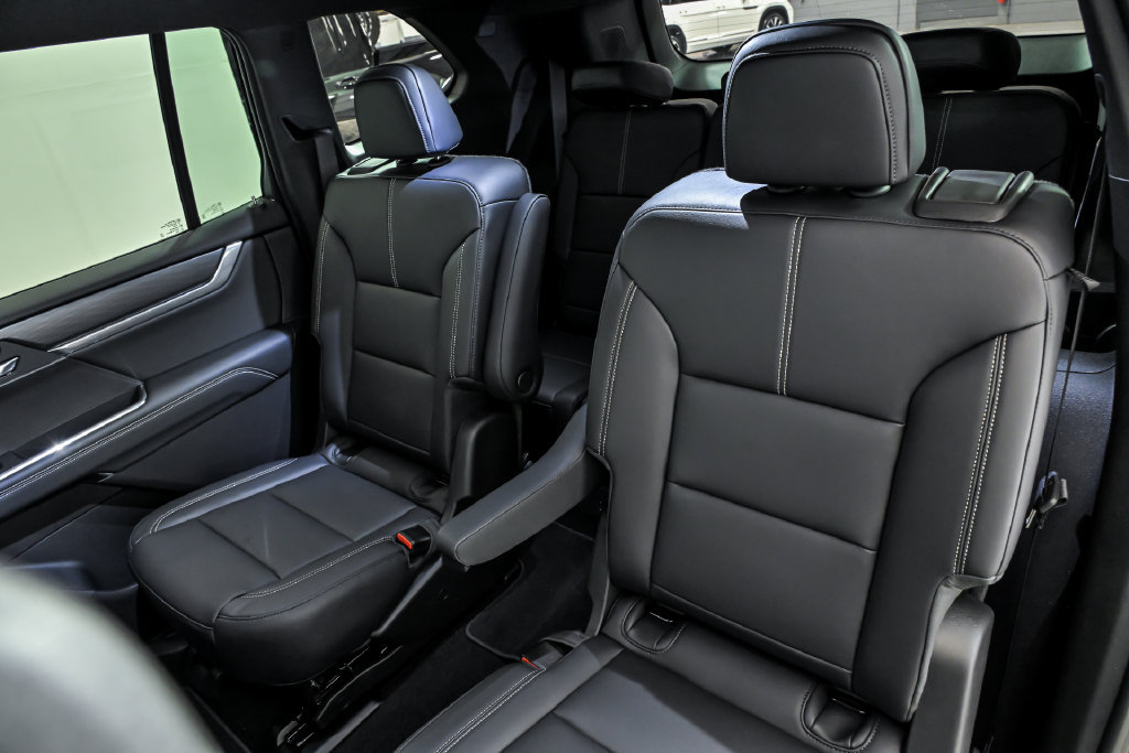 New 2027 GMC Acadia Elevation w/ Black Edition AWD/4WD image 9