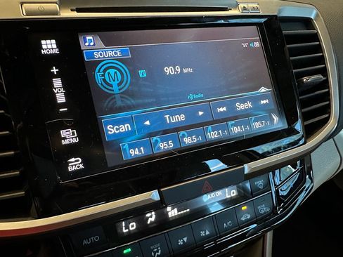 Used 2017 Honda Accord EX-L image 13
