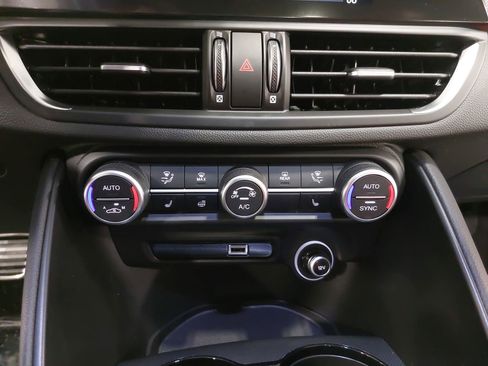 New 2025 Alfa Romeo Giulia w/ Veloce Package Rwd image 21