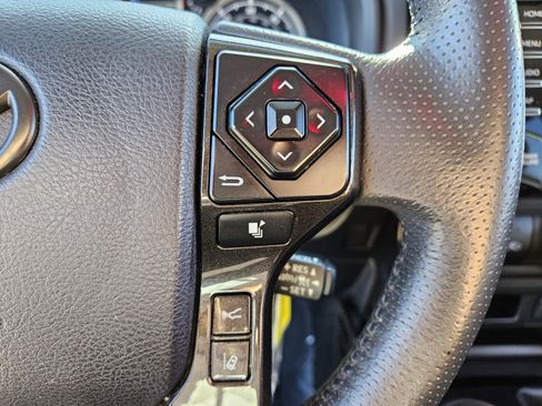 Used 2020 Toyota 4Runner TRD Off-Road image 25