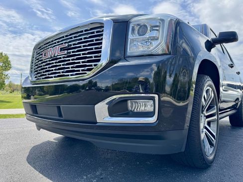 Used 2019 GMC Yukon XL Denali w/ Denali Ultimate Package AWD/4WD image 5