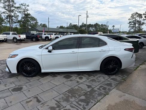 Used 2021 Toyota Camry XSE FWD image 8