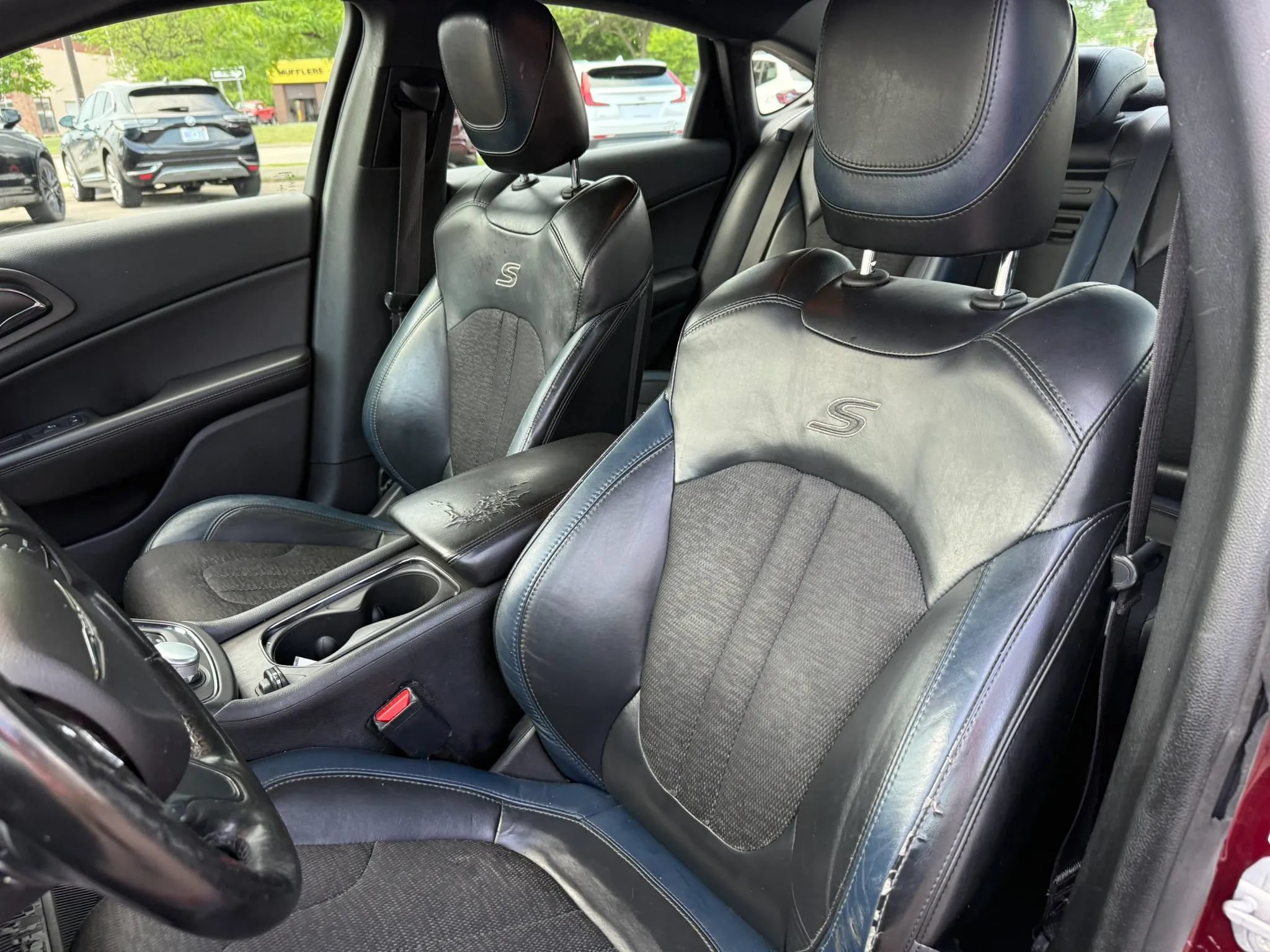 Used 2016 Chrysler 200 S w/ Comfort Group FWD image 15