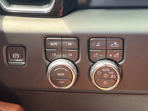 Used 2026 GMC Sierra 1500 Denali Ultimate AWD/4WD image 39