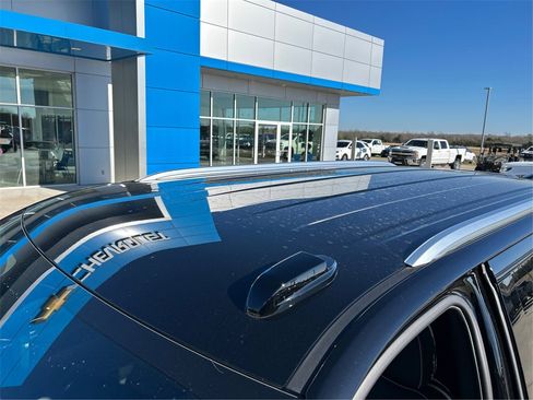Used 2025 Chevrolet Tahoe Premier image 11