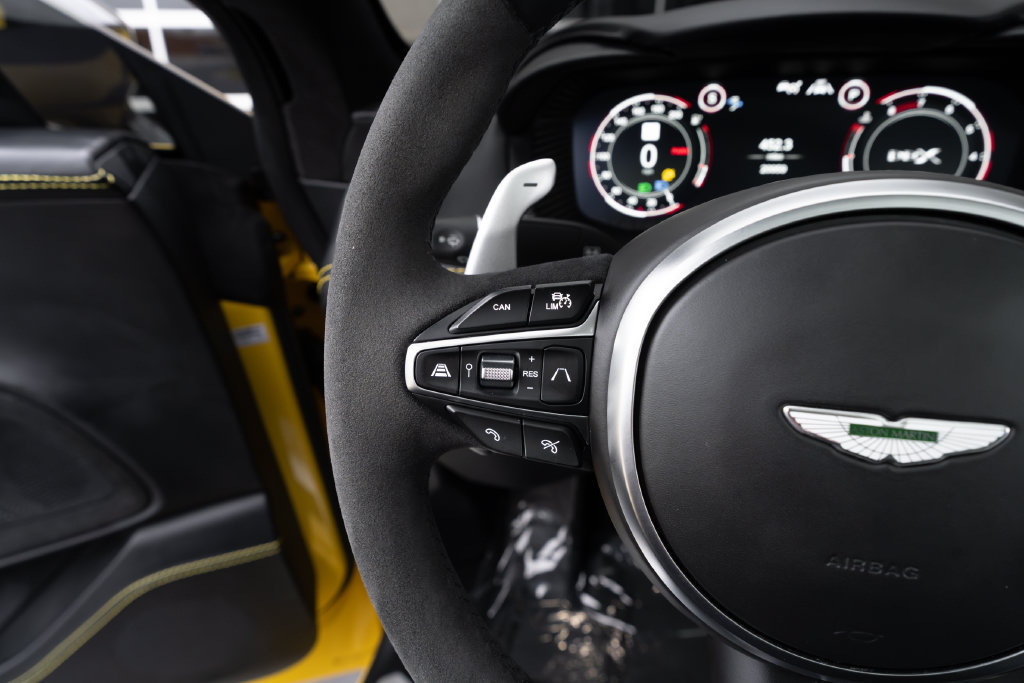 Used 2022 Aston Martin DBX AWD/4WD image 24