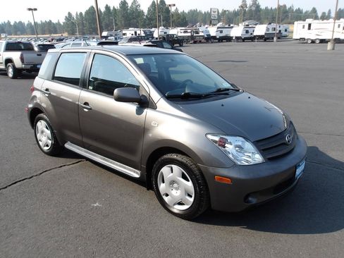Used 2005 Scion xA FWD image 7