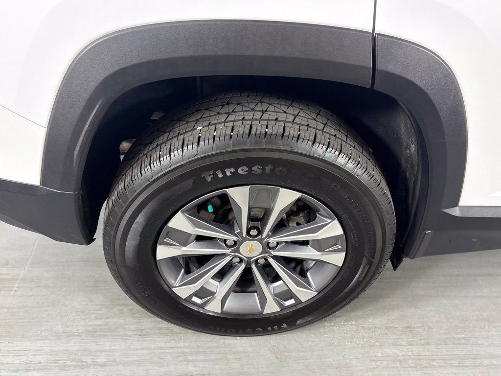 Certified 2026 Chevrolet Equinox LT FWD image 12