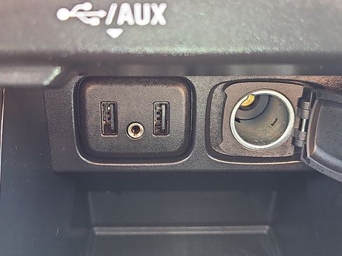 Used 2019 Buick Encore Essence w/ Safety Package II AWD/4WD image 10
