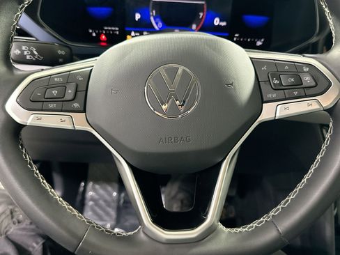 Used 2023 Volkswagen Taos SE image 20