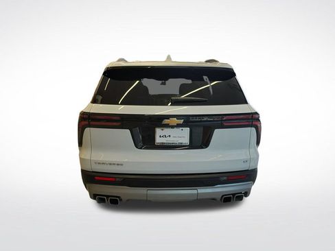 Used 2024 Chevrolet Traverse LT FWD image 5